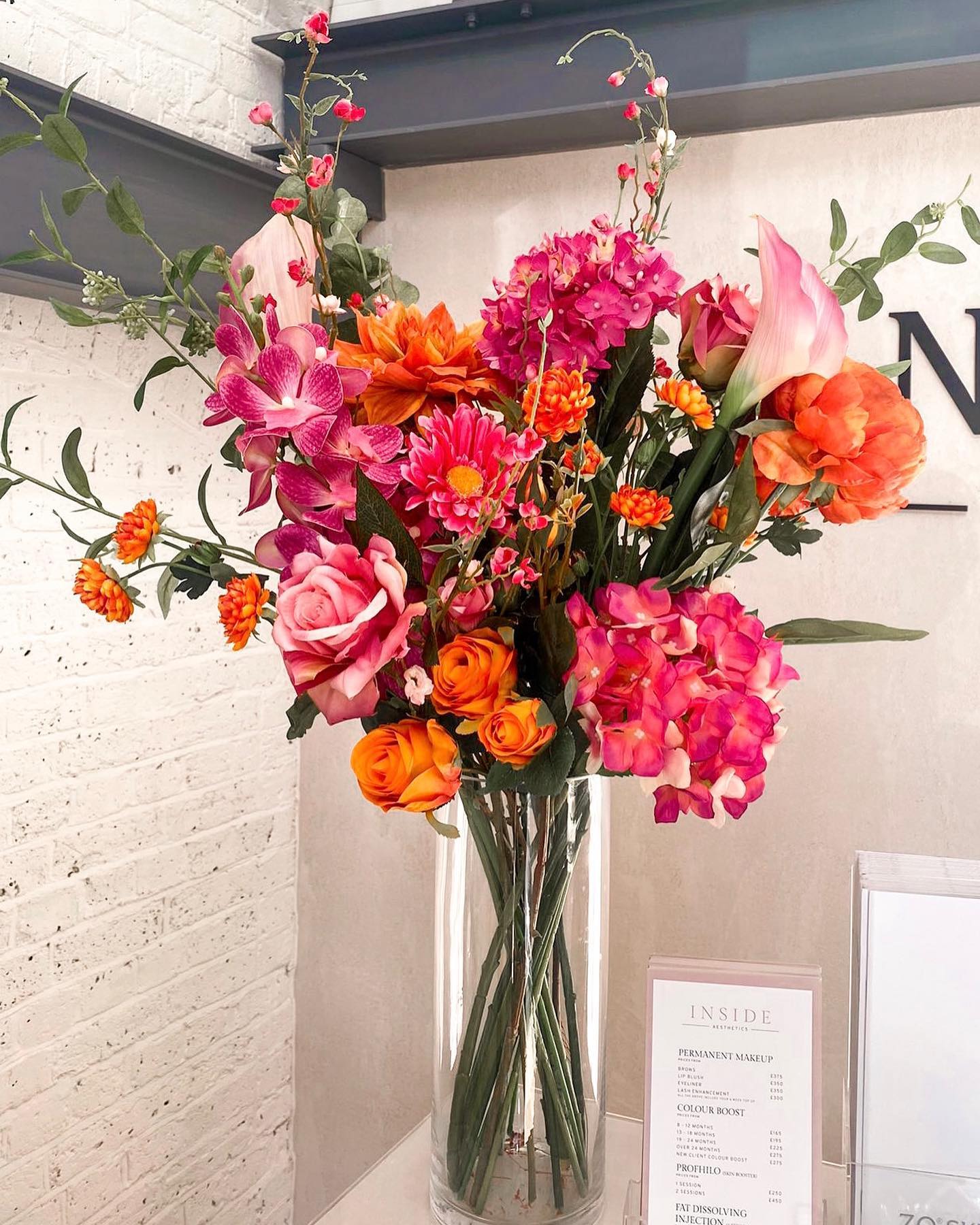 flower in a vase for a wedding by Johanna Events in Kent
